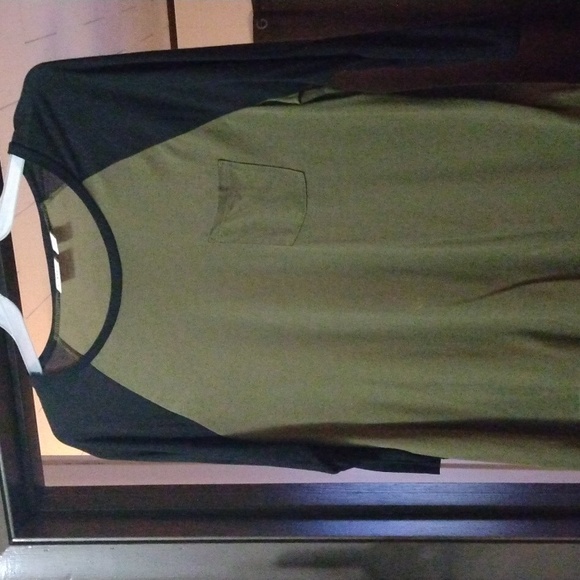 3/4 Length Top - Picture 2 of 4